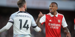 Beitragsbild des Blogbeitrags FA untersucht Vorfall während des Topspiels zwischen Arsenal und Liverpool