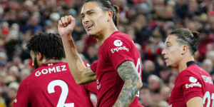 Beitragsbild des Blogbeitrags Liverpool müht sich gegen West Ham United – Premierentor für Núñez 