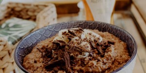 Beitragsbild des Blogbeitrags Frühstück Dahoam: Schokoladen Porridge