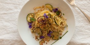 Beitragsbild des Blogbeitrags Spaghetti con zucchine e pinoli 