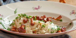 Beitragsbild des Blogbeitrags Pappardelle ai finferli – ricetta vegana 