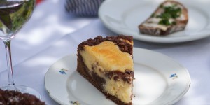Beitragsbild des Blogbeitrags Cheesecake rabarbaro, lamponi e sbriciolata di cioccolato 