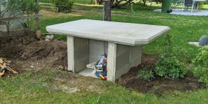 Beitragsbild des Blogbeitrags Bau eines Betontisches im Garten