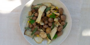 Beitragsbild des Blogbeitrags Herbstfest! Kartoffel-Maroni-Gnocchi mit Pilzen und Luganega