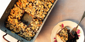 Beitragsbild des Blogbeitrags Brotkuchen mit Maroni und Schokolade