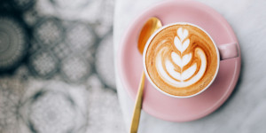Beitragsbild des Blogbeitrags Kaffee Detox | 30 Tage ohne Koffein – Ein Selbstexperiment