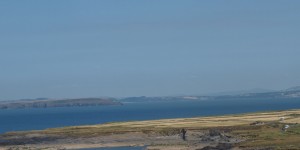 Beitragsbild des Blogbeitrags Idyllische Buchten und spektakuläre Klippen: Die schönsten Strände Irlands. Eine Auswahl.