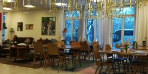 Beitragsbild des Blogbeitrags Farbenfroher Ort: Das Magdas Hotel in Wien