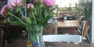 Beitragsbild des Blogbeitrags Ein Platz zum Staunen: Frühstück im Café Mima