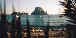 Beitragsbild des Blogbeitrags Ibiza’s schönsten Beach Clubs 