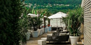 Beitragsbild des Blogbeitrags SOL Beachclub Velden: Der Hot Spot am Wörthersee 