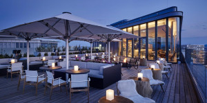 Beitragsbild des Blogbeitrags Aurora Rooftop Bar – die feinste Aussicht über Wien