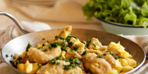 Beitragsbild des Blogbeitrags Eiernockerl Rezept mit Dinkel-Vollkorn-Teig