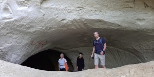 Beitragsbild des Blogbeitrags Spaziergang zu den Sandsteinhöhlen in Blindenmarkt