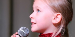 Beitragsbild des Blogbeitrags 14 Gründe mit deinem Vorschulkind zu singen