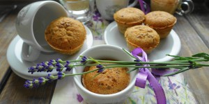 Beitragsbild des Blogbeitrags Mini – Muffins mit Lavendelblüten und Mandeln