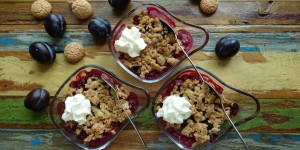 Beitragsbild des Blogbeitrags Zwetschken – Crumble mit Amarettini