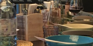Beitragsbild des Blogbeitrags „Big Dinner Table“ – denn gemeinsam iSSt man weniger allein! {Werbung}