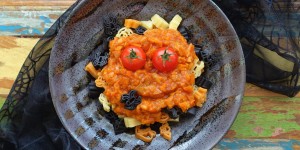 Beitragsbild des Blogbeitrags Unheimlich köstlich: Halloween – Pasta mit Kürbis – Ragout