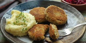 Beitragsbild des Blogbeitrags „Genuss in ROT-WEIß-ROT“: Haferflocken – Koteletts mit Schwammerln