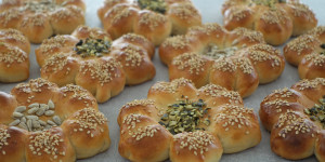 Beitragsbild des Blogbeitrags (Nicht nur) vom Backen kleiner & großer Brötchen 