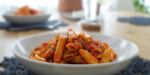 Beitragsbild des Blogbeitrags EasyCooking auf Italienisch: Penne allarrabbiata 