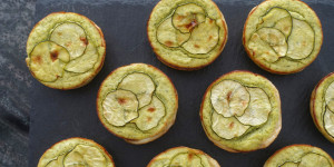Beitragsbild des Blogbeitrags Tartelettes mit Zucchini & Ricotta