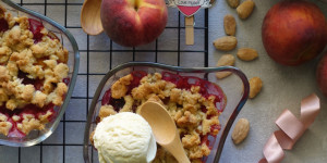 Beitragsbild des Blogbeitrags Pfirsich – Crumble für zuhause & unterwegs