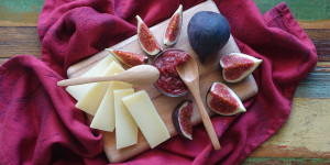 Beitragsbild des Blogbeitrags Käse & Feigen {Werbung}