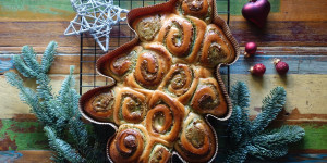 Beitragsbild des Blogbeitrags Süßer Tannenbaum mit Pistazien – Marzipan