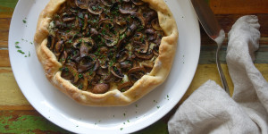 Beitragsbild des Blogbeitrags Galette mit Pilzen & Frischkäse