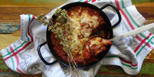Beitragsbild des Blogbeitrags Melanzani – Auflauf mit Cottage Cheese & Origano