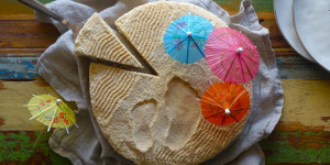 Beitragsbild des Blogbeitrags „Spuren im Sand“ – Torte