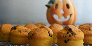 Beitragsbild des Blogbeitrags Kürbis – Muffins mit Schoko – Drops (vegan) 