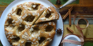 Beitragsbild des Blogbeitrags „Torta Nua“ mit Mandeln & Zimt