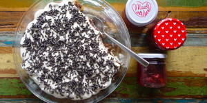 Beitragsbild des Blogbeitrags Schicht – Dessert mit Fromage blanc & Zwetschken – Mus