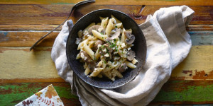 Beitragsbild des Blogbeitrags Penne mit Maroni – Creme, Speck & Champignons 