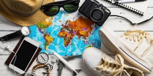 Beitragsbild des Blogbeitrags Kostenlos um die Welt reisen // 8 Möglichkeiten ohne Geld zu verreisen