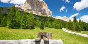 Beitragsbild des Blogbeitrags Wandern in Österreich // Die besten Wanderrouten