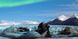 Beitragsbild des Blogbeitrags Günstig nach Island // 6 Tipps für eine unvergessliche Reise mit kleinem Budget 