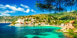 Beitragsbild des Blogbeitrags Purer Luxus auf Korfu // 5 Tage im neuen 5 Sterne Hotel in einer Junior-Suite mit Meerblick inkl. Flügen, Transfer und Frühstück // nur 683,-€