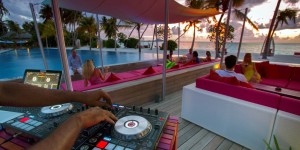 Beitragsbild des Blogbeitrags Die besten Beach Clubs der Welt // Feiert in den angesagtesten Locations 
