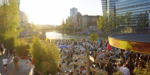 Beitragsbild des Blogbeitrags Die schönsten Strandbars in Wien // Chillige Locations mit Beach Flair