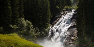 Beitragsbild des Blogbeitrags Die Krimmler Wasserfälle // Ein unglaubliches Naturschauspiel im Salzburger Land 