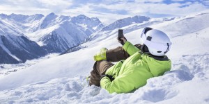 Beitragsbild des Blogbeitrags Die besten Apps für den Skiurlaub // So seid ihr für die Skisaison gewappnet