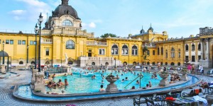 Beitragsbild des Blogbeitrags Die schönsten Thermalbäder in Budapest // Kurzurlaub im ungarischen Heilwasser 