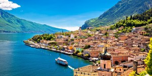 Beitragsbild des Blogbeitrags Gardasee mit Gardaland // 3 bis 8 Tage im genialen Hotel **** inkl. Frühstück & Eintritt ins Gardaland // nur 169,-€