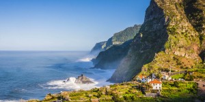 Beitragsbild des Blogbeitrags Madeira Luxusurlaub // 1 Woche im super Hotel ***** inkl. Halbpension, Transfer, Flügen & Wellness // nur 755,-€ 