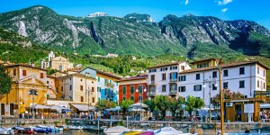Beitragsbild des Blogbeitrags Urlaub am Gardasee // 3 Tage im top Hotel direkt am See mit Frühstück // nur 82,-€