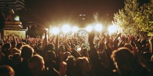 Beitragsbild des Blogbeitrags Silent Disco Beachtour presented by Urlaubsguru // Alle Infos und aktuelle Termine